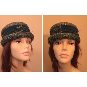 GREEN STEWARTS VINTAGE STRAW HAT‎ W/ VELVET TRIM